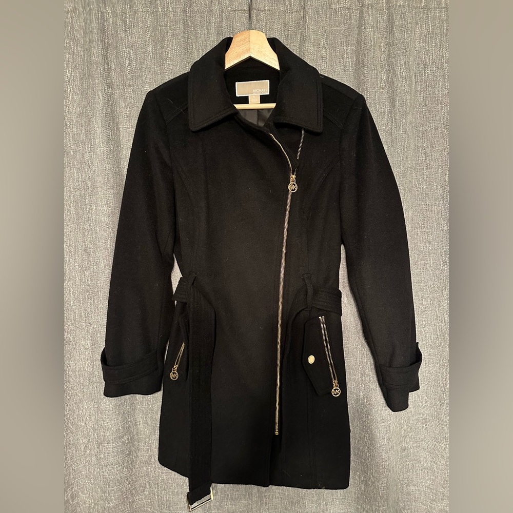 Michael Kors Wool Blended Belted coat. Black. Medium. Gold finishes.
